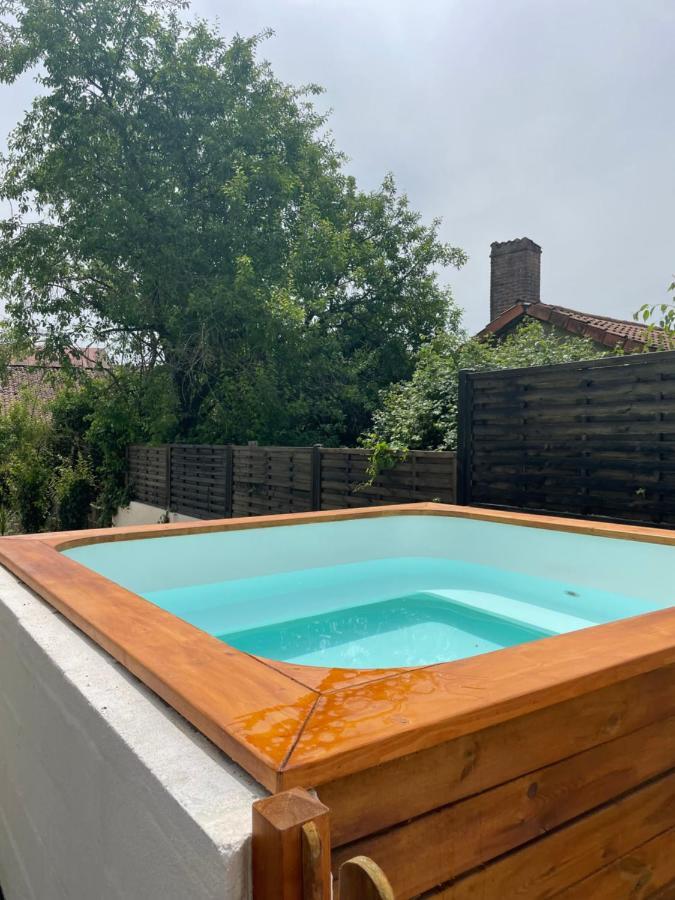 Beautiful Cottage With Private Plunge Pool/Hot Tub - 40 Mins From Puy Du Fou La Chapelle-Saint-Etienne Экстерьер фото